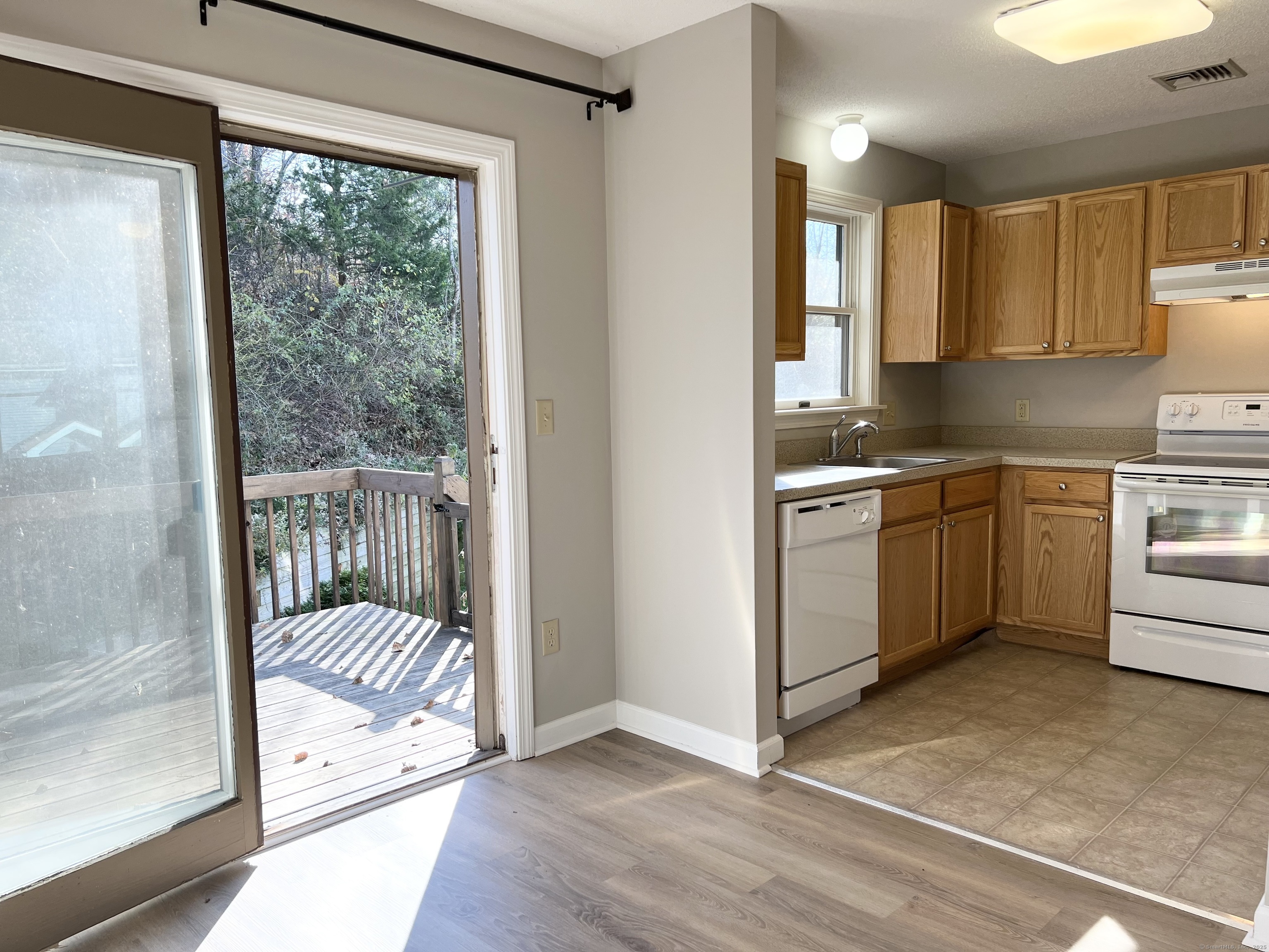 812 Lake Vista Drive East Hampton CT 06424