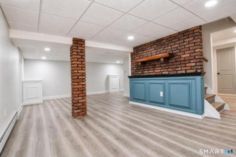 90 Nantucket Drive Groton CT 06355