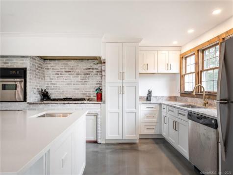 279 Transylvania Road Woodbury CT 06798