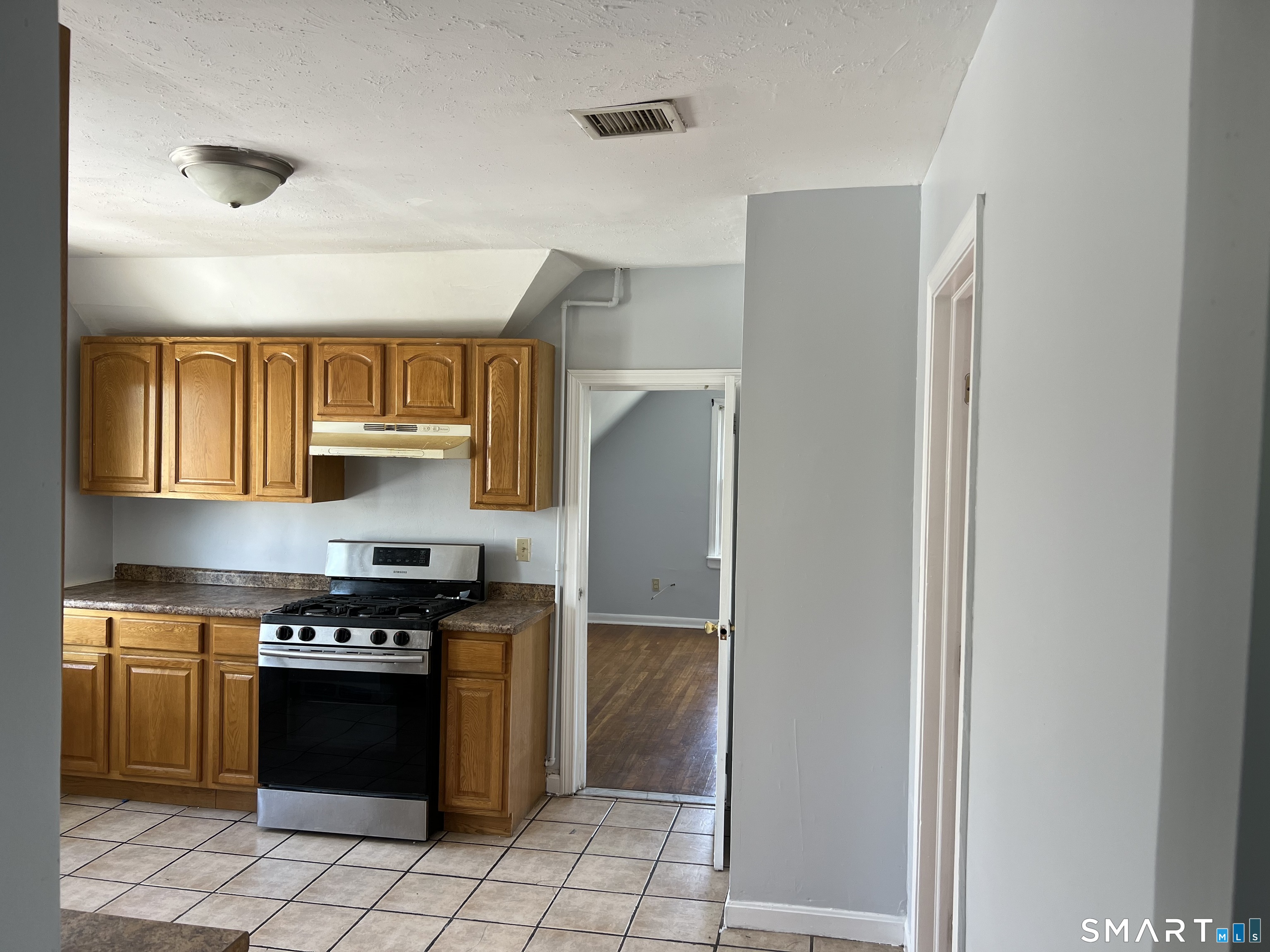 137 Hollister Avenue Bridgeport CT 06610