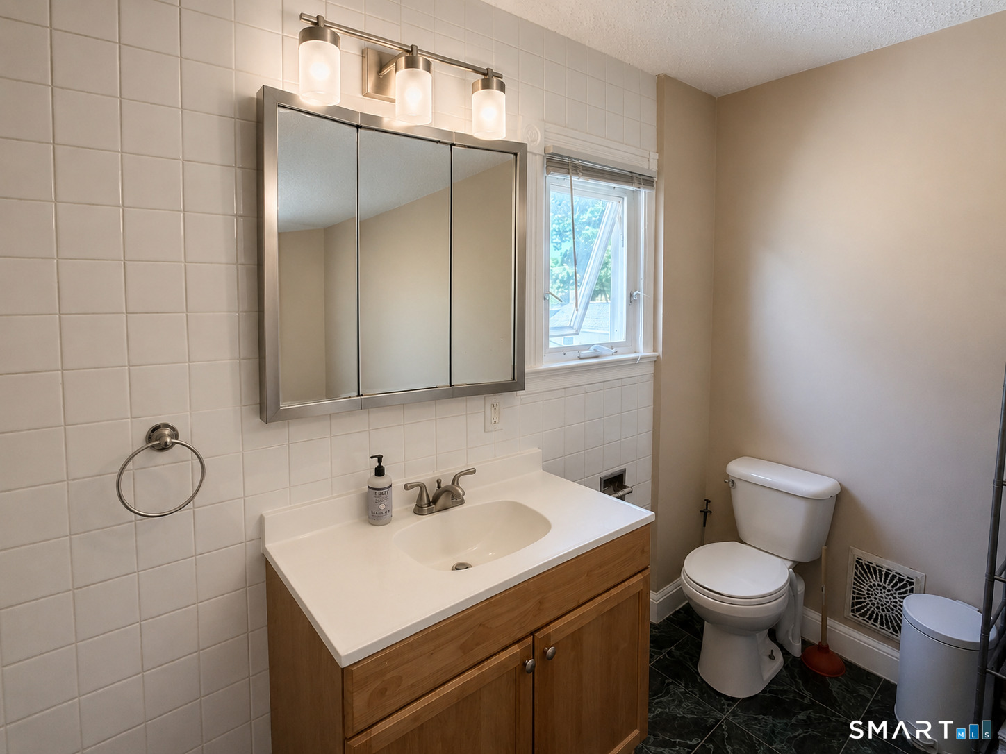 11 Hine Street West Haven CT 06516