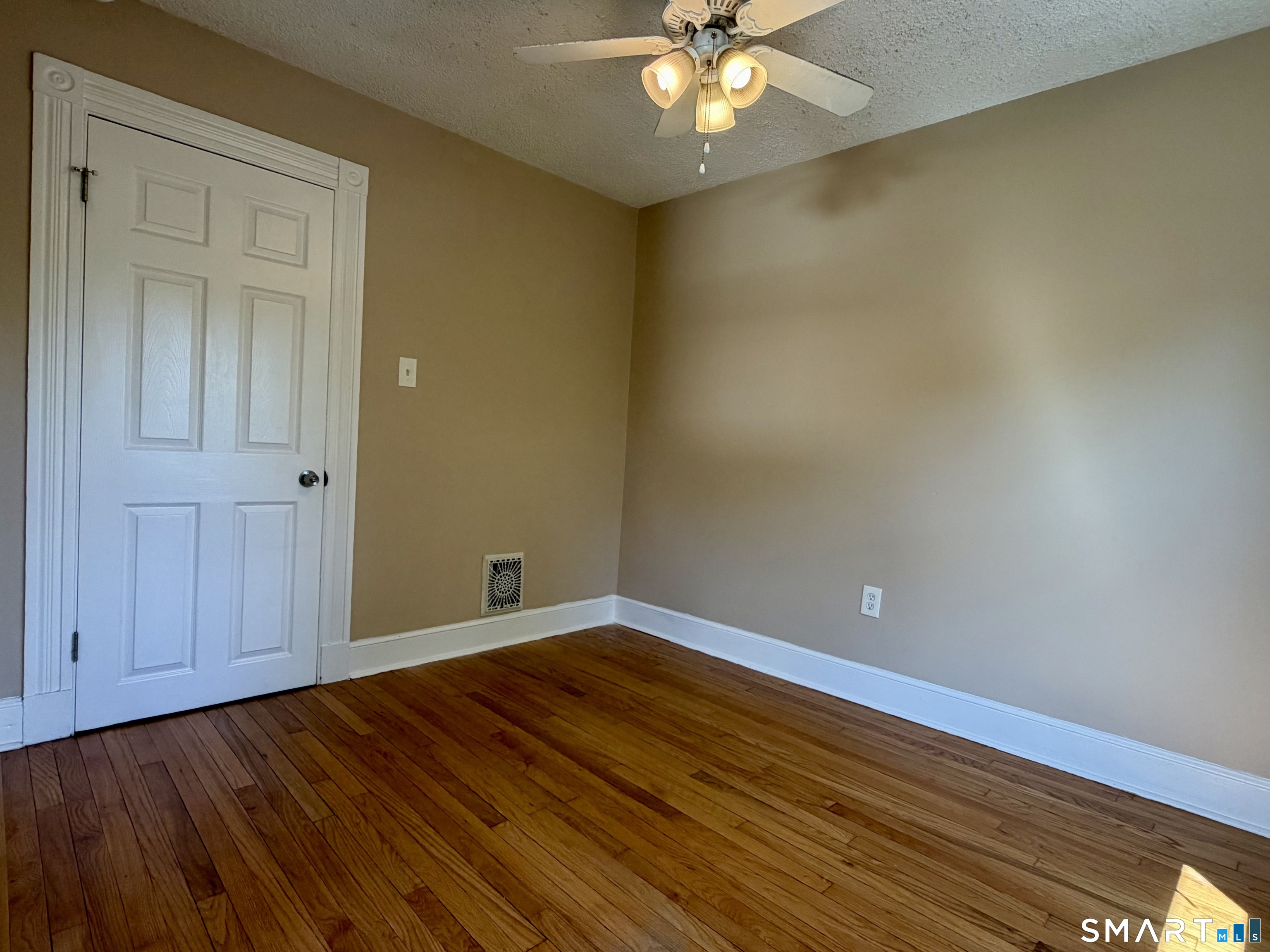 11 Hine Street West Haven CT 06516