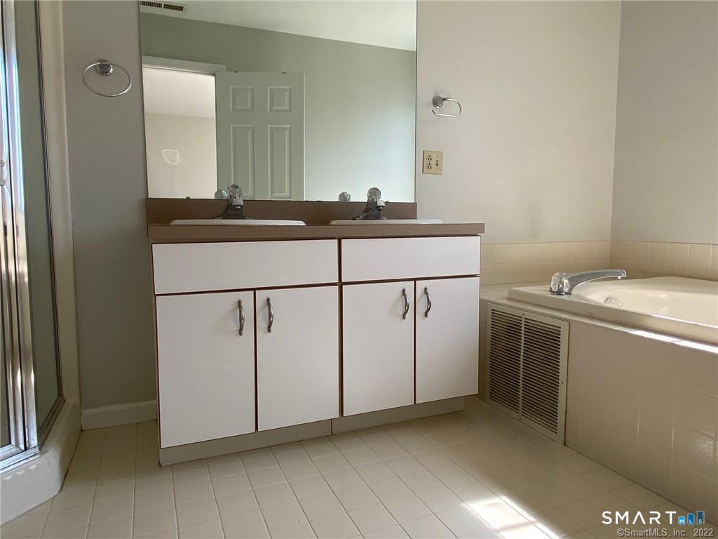 560 Silver Sands Road East Haven CT 06512