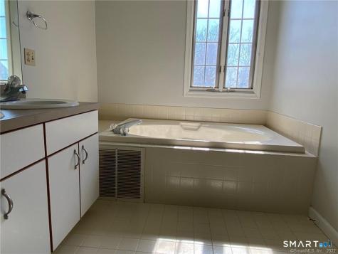 560 Silver Sands Road East Haven CT 06512