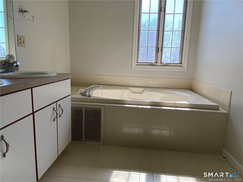 560 Silver Sands Road East Haven CT 06512