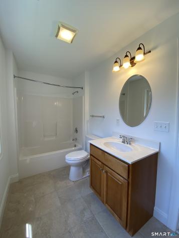 13 Rowland Farm Road Oxford CT 06478