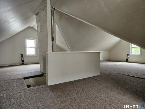 17 Lake Avenue Danbury CT 06810