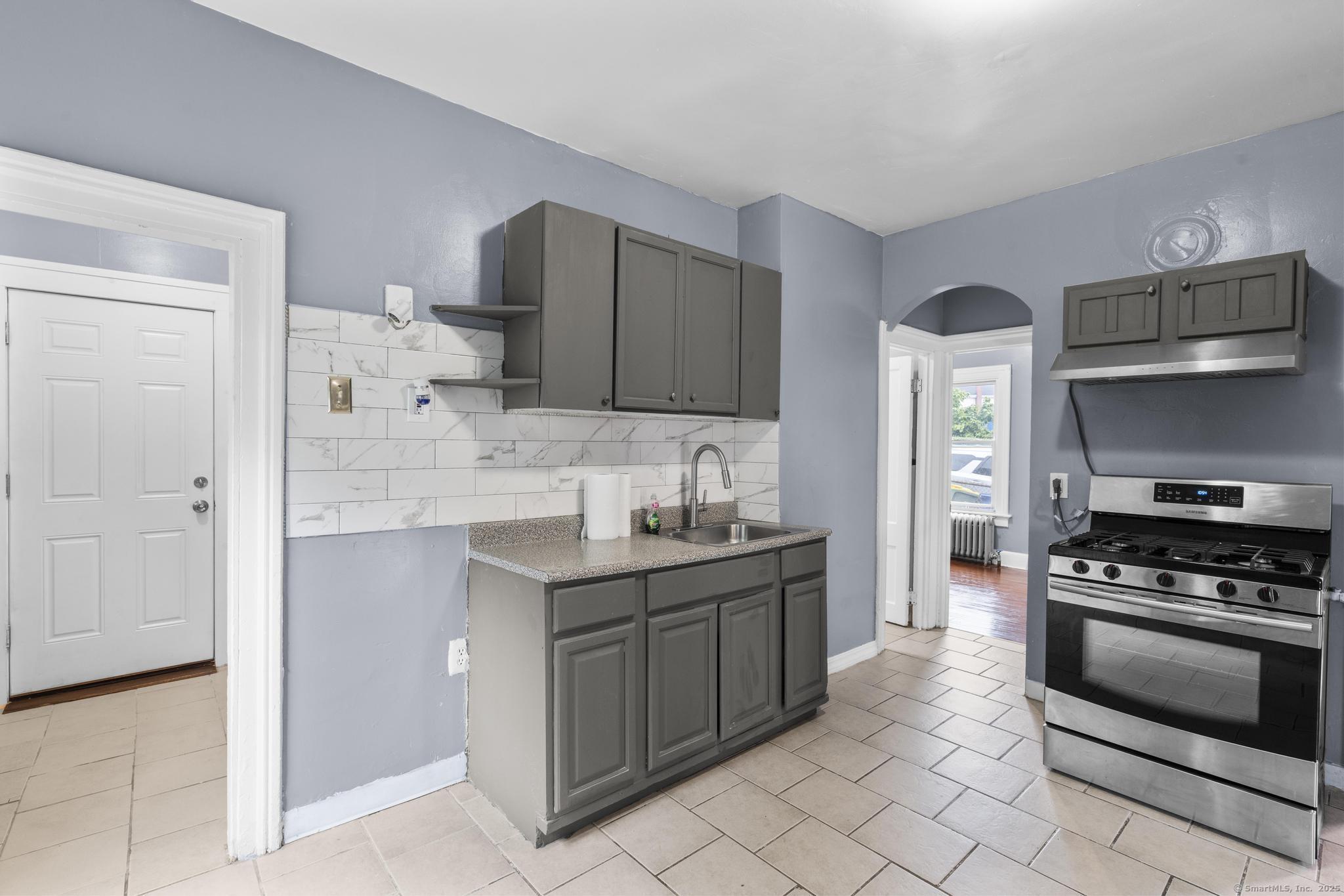 1105 North Main Street Waterbury CT 06704