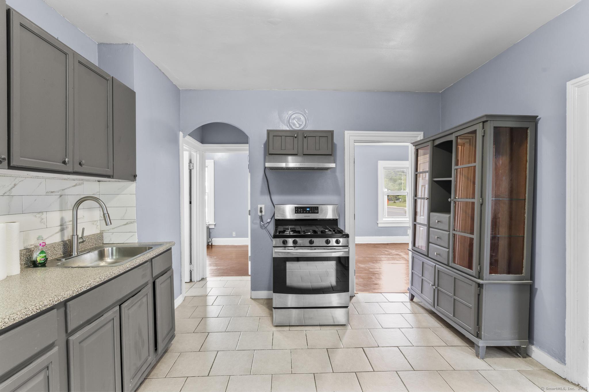 1105 North Main Street Waterbury CT 06704