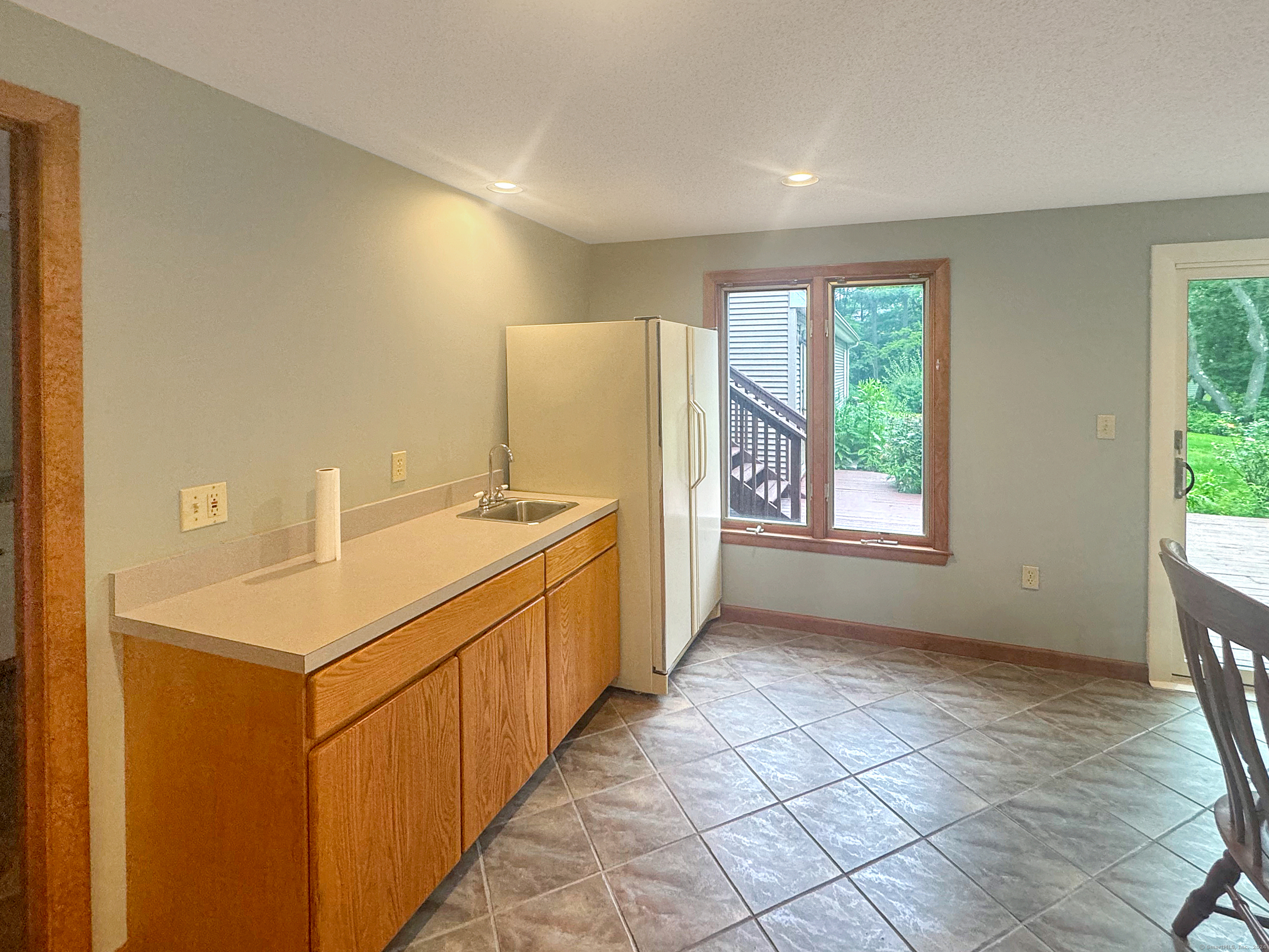 85 Debbie Drive South Windsor CT 06074