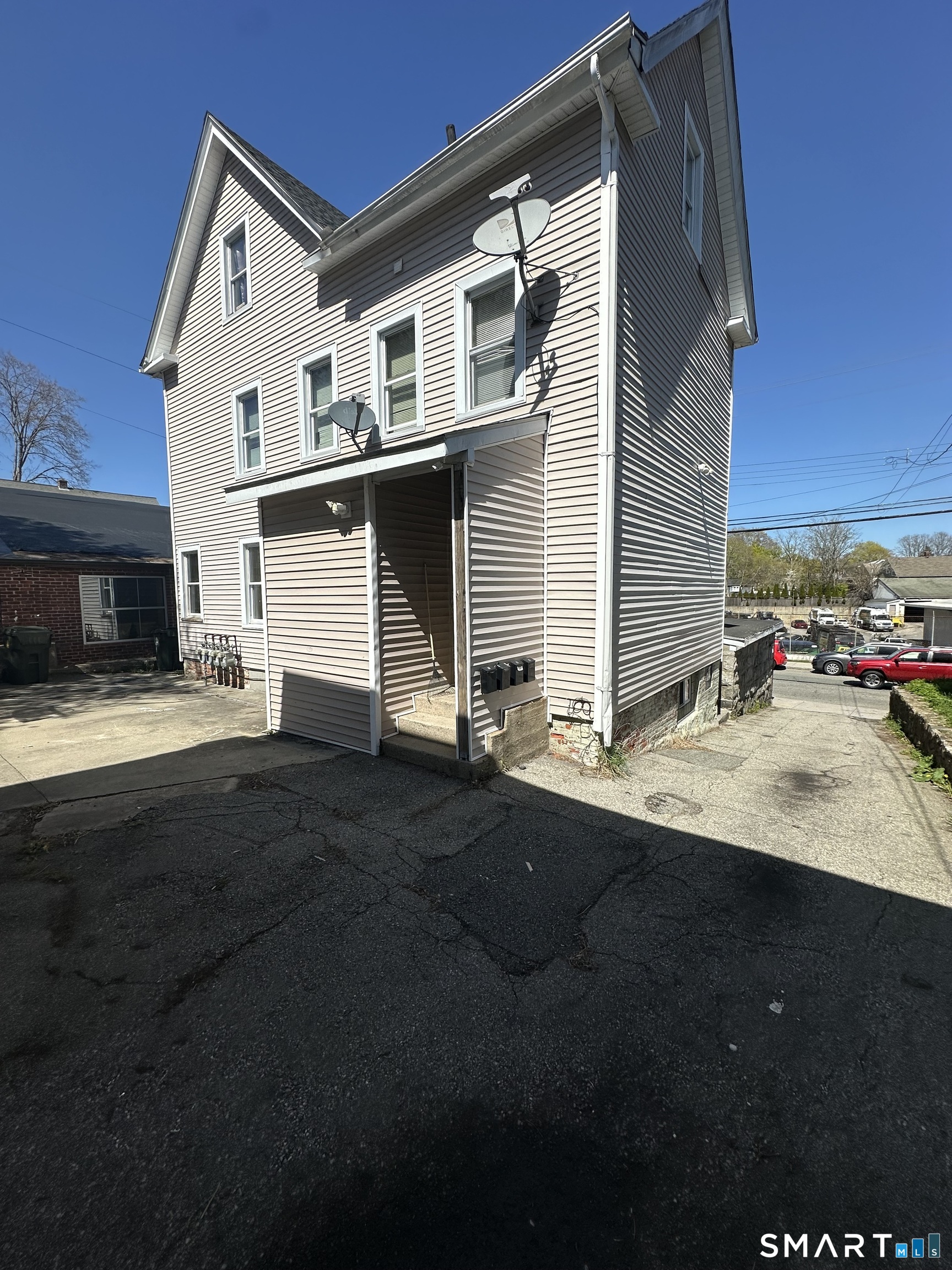 42 Jefferson Avenue New London CT 06320