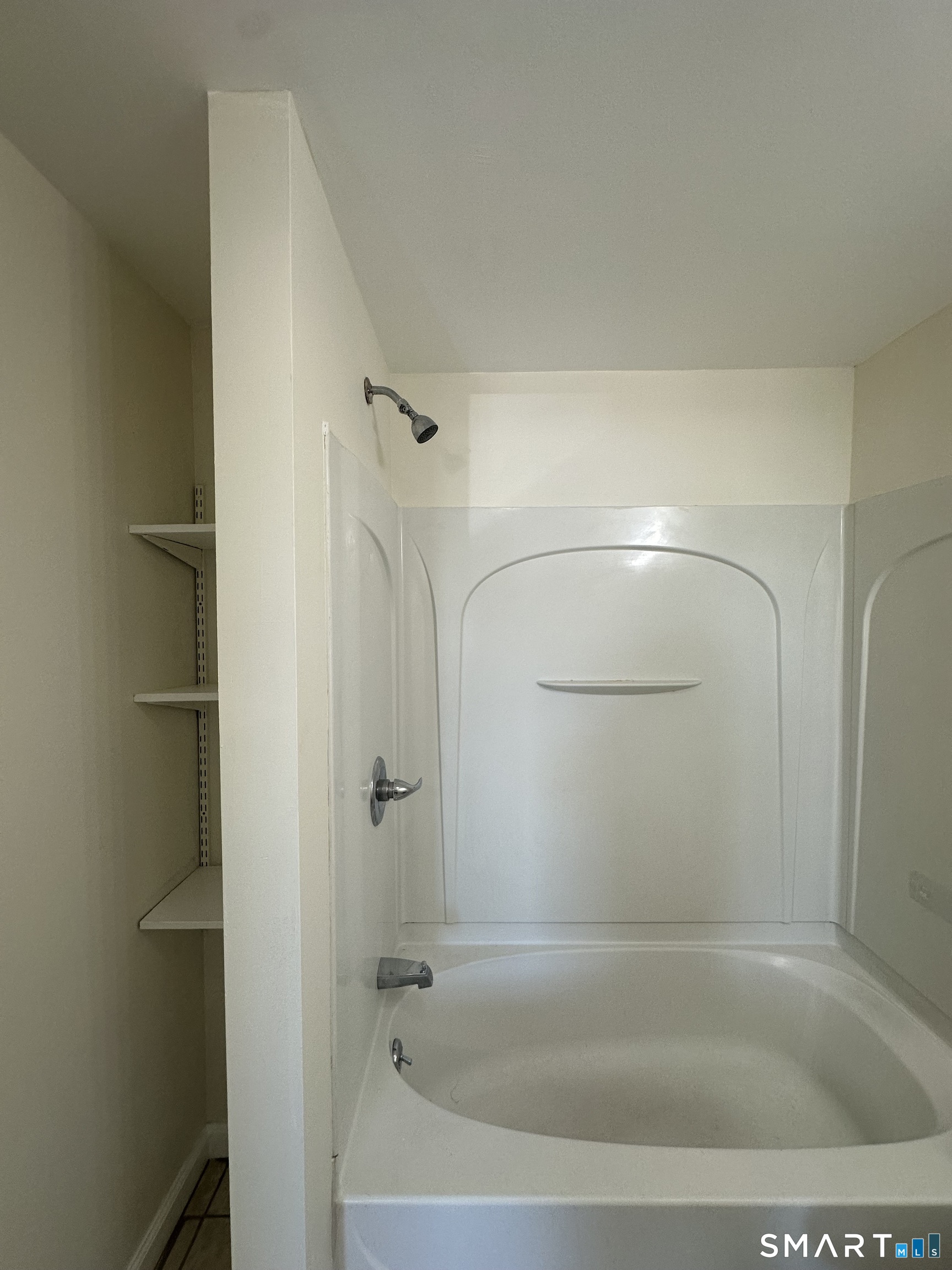 42 Jefferson Avenue New London CT 06320