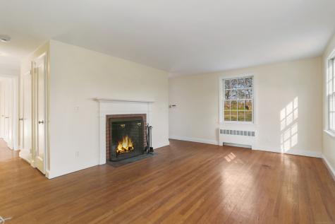 219 Hollow Tree Ridge Road Darien CT 06820
