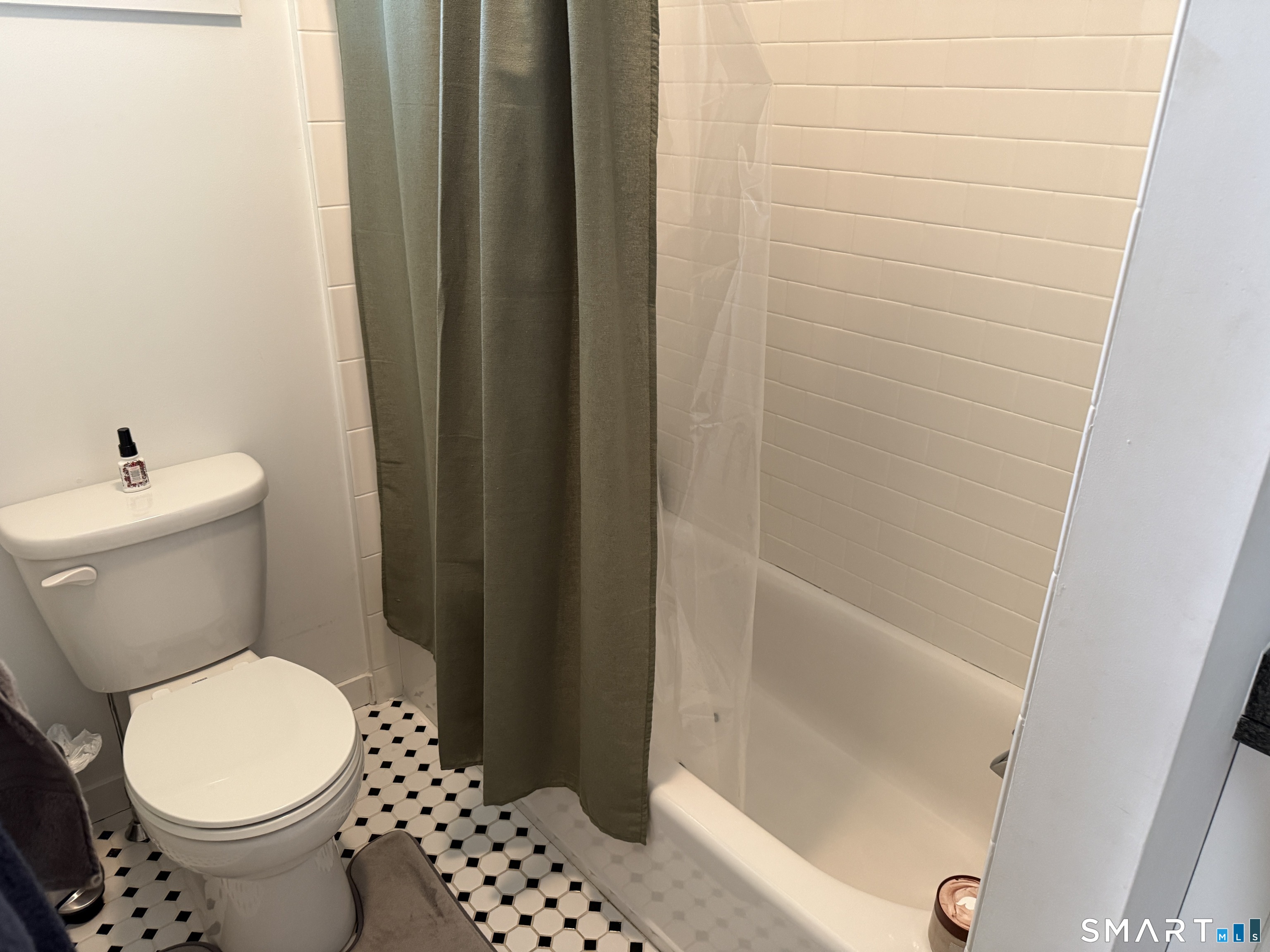 17 Oenoke Place Stamford CT 06907