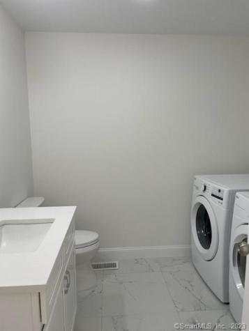 1686 Litchfield Turnpike Woodbridge CT 06525