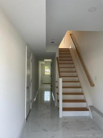 1686 Litchfield Turnpike Woodbridge CT 06525