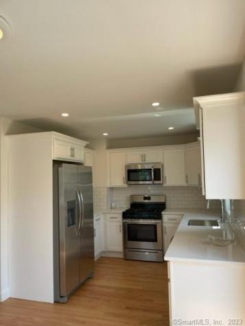 1686 Litchfield Turnpike Woodbridge CT 06525