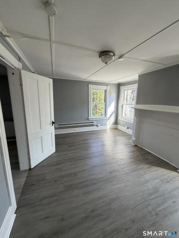22 Hawthorne Street Norwich CT 06360