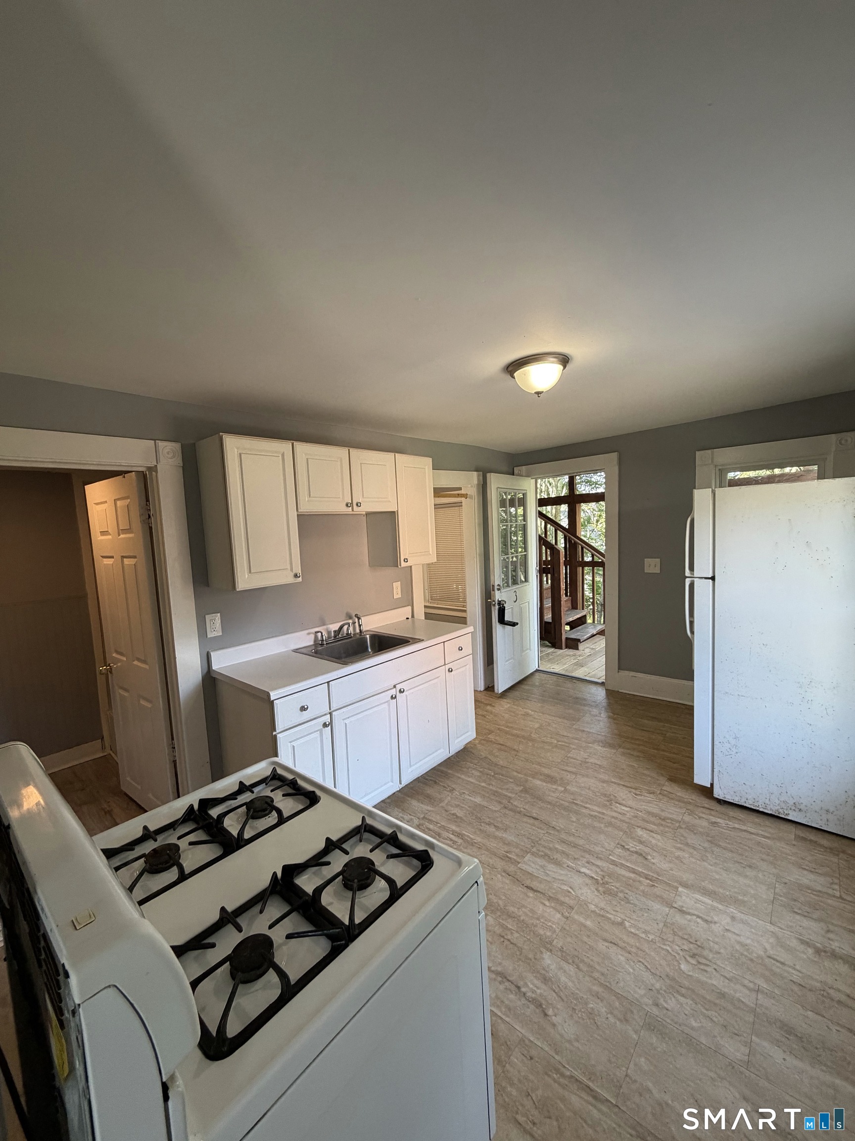 22 Hawthorne Street Norwich CT 06360