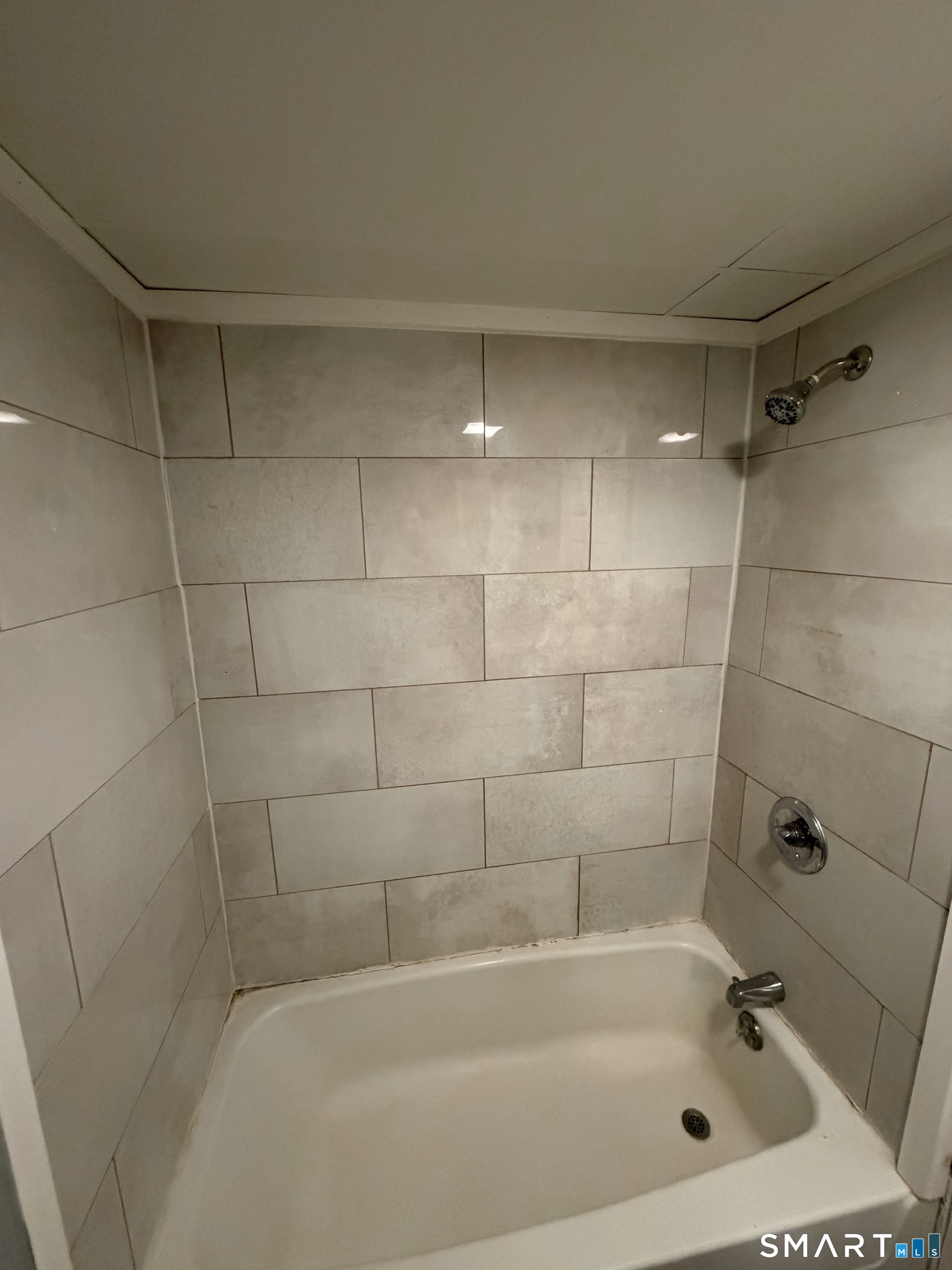 22 Hawthorne Street Norwich CT 06360