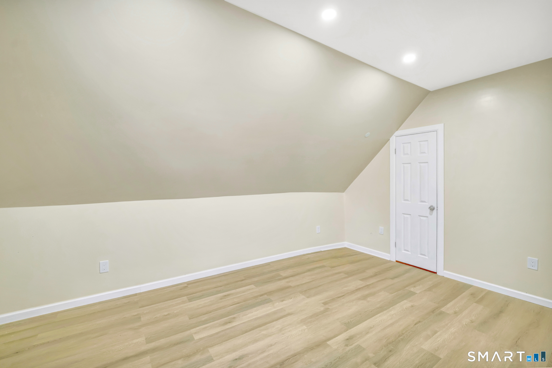 27 Walnut Avenue Waterbury CT 06704