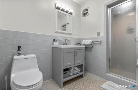 64 North Lake Drive Hamden CT 06517