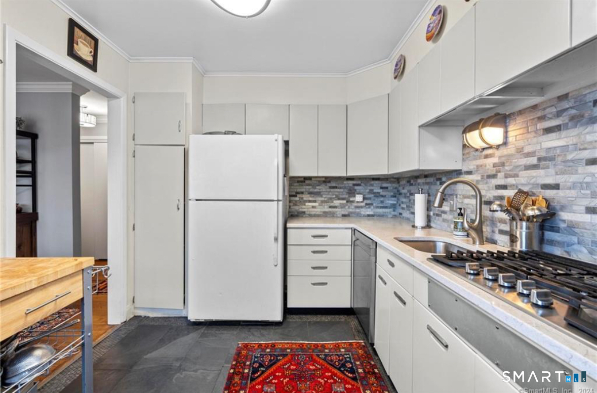 64 North Lake Drive Hamden CT 06517