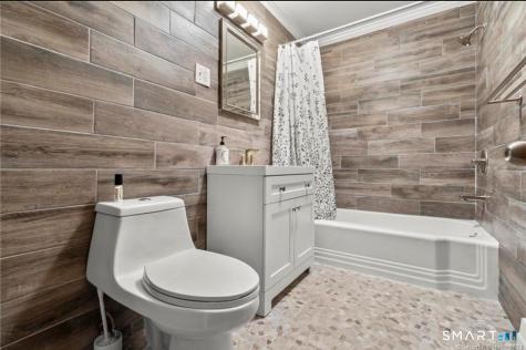 64 North Lake Drive Hamden CT 06517