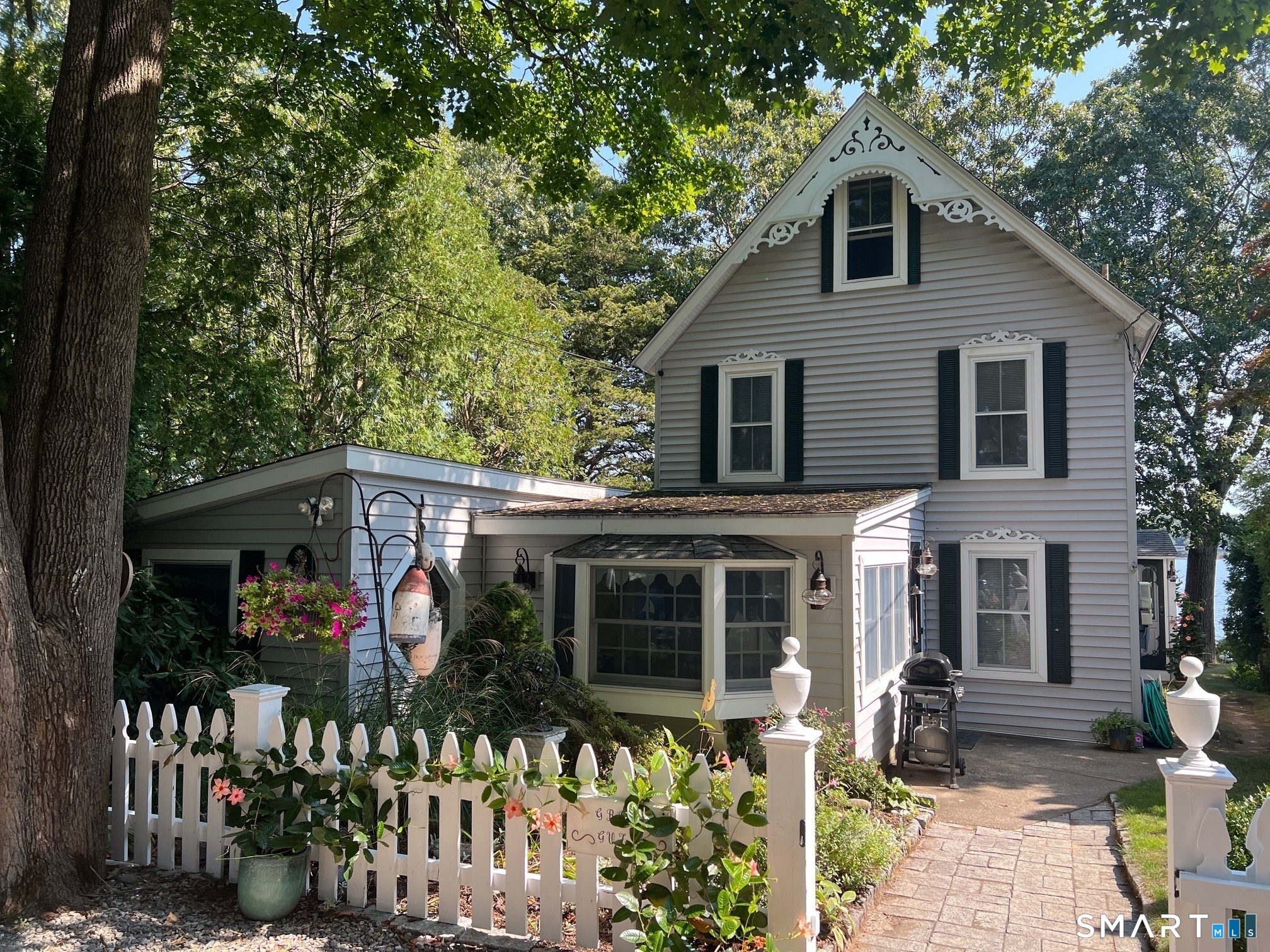 23 Saunders Drive East Lyme CT 06357
