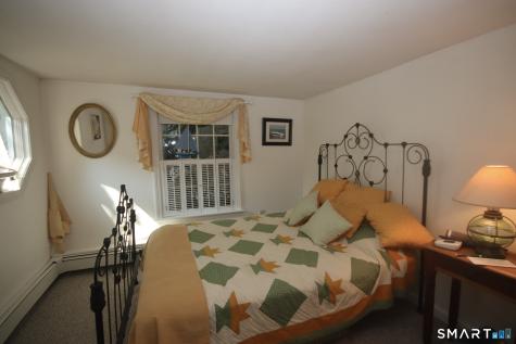 23 Saunders Drive East Lyme CT 06357