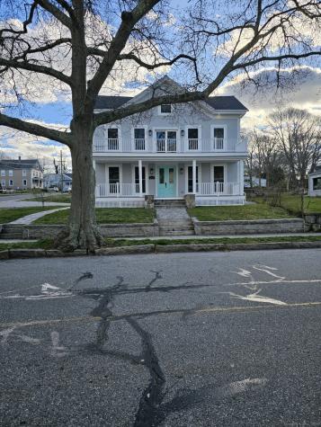 281 Pequot Avenue New London CT 06320