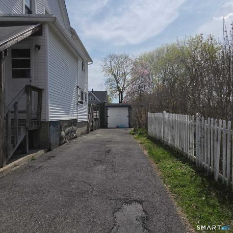 124 Geddes Terrace Waterbury CT 06708