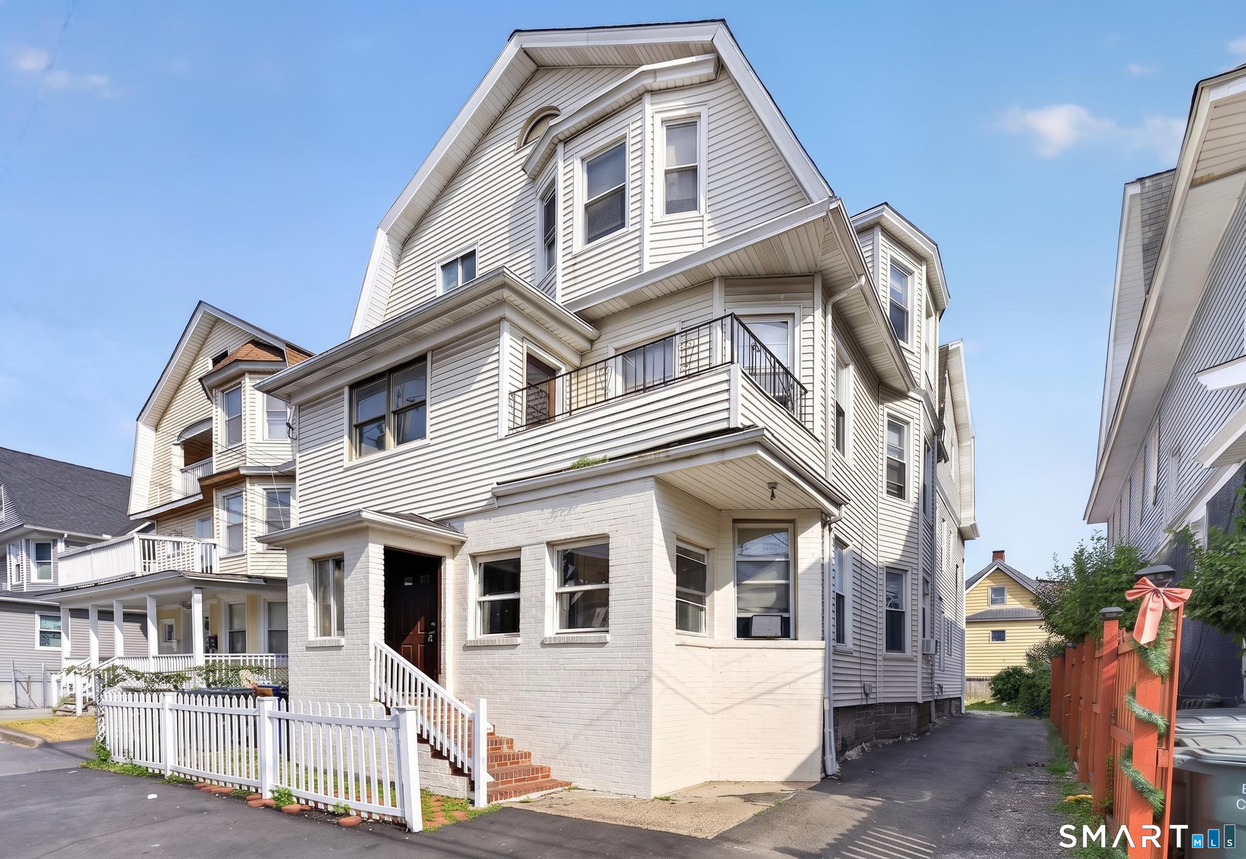 40-44 Vine Street Bridgeport CT 06604