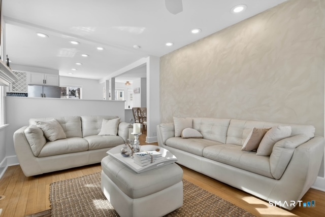 352 Pequot Avenue New London CT 06320