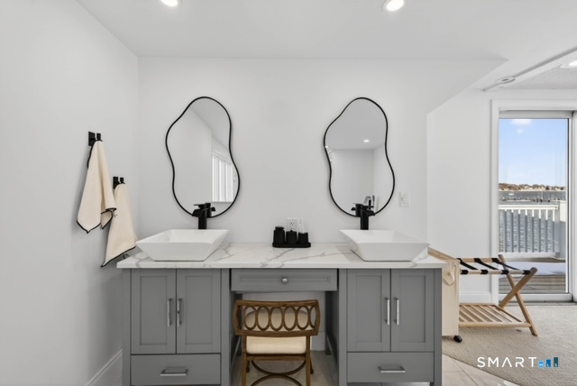 352 Pequot Avenue New London CT 06320