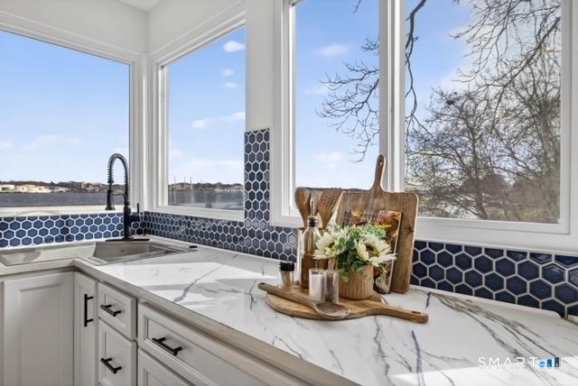 352 Pequot Avenue New London CT 06320