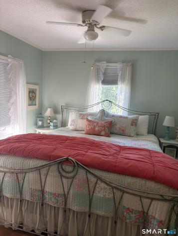 6 East Street Waterford CT 06385
