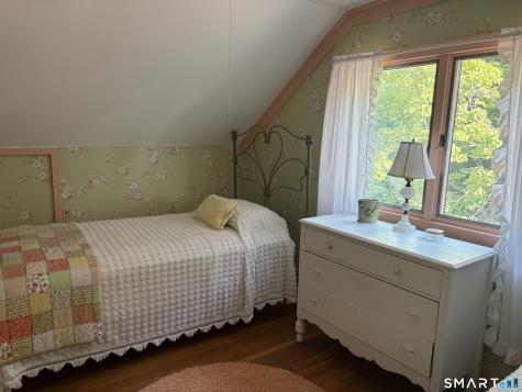 6 East Street Waterford CT 06385