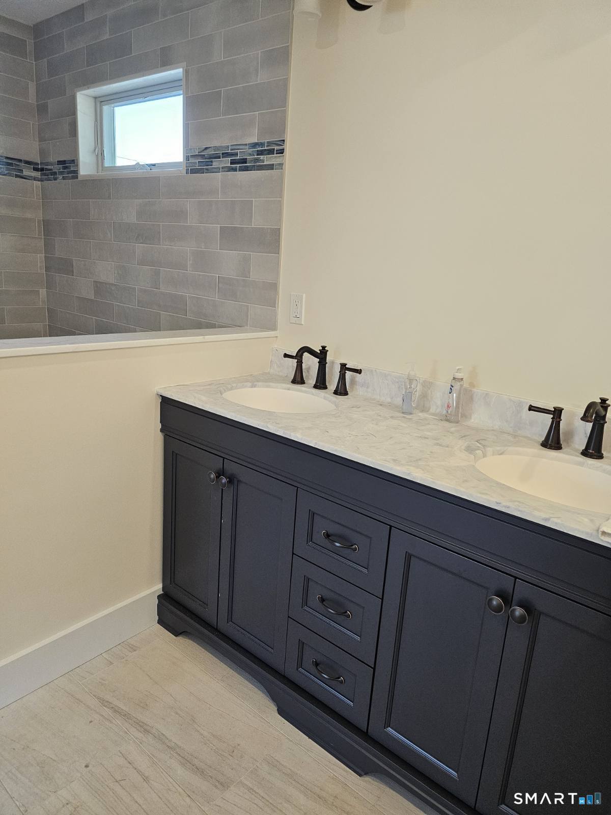 185 Shore Road Waterford CT 06385