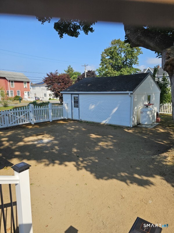 185 Shore Road Waterford CT 06385