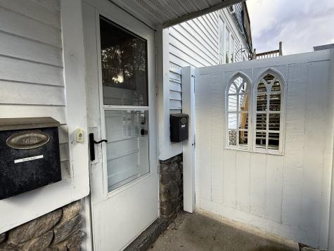 1 1/2 Stetson Street Norwich CT 06360