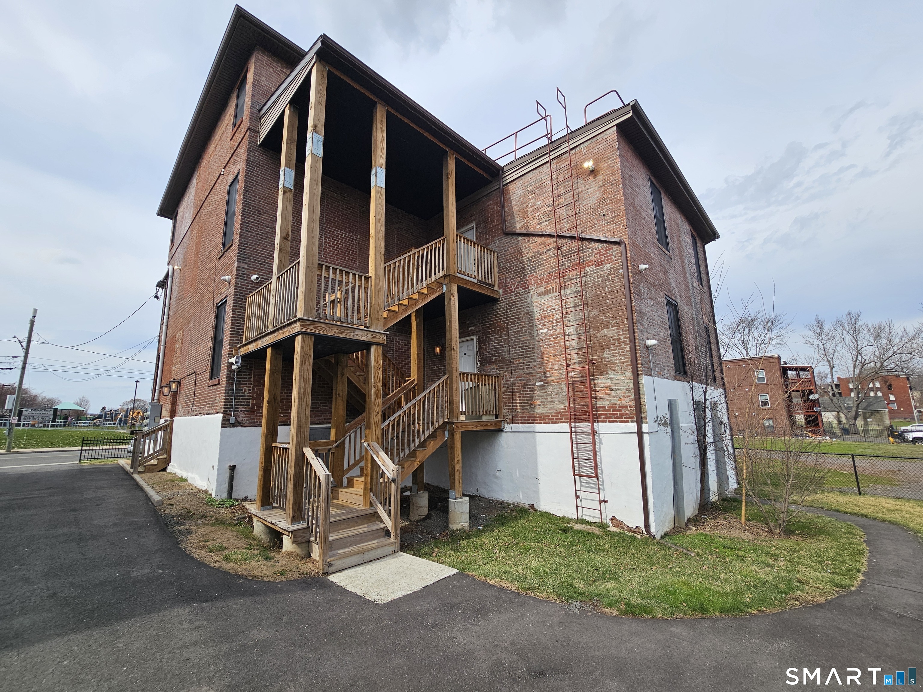 94-96 Edwards Street Hartford CT 06120