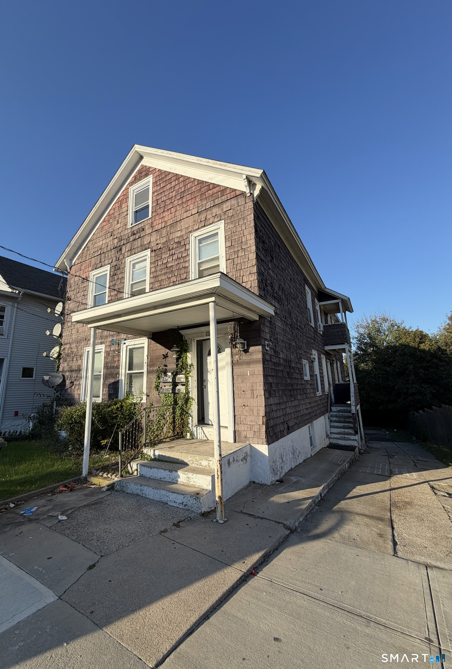 13 Jefferson Avenue New London CT 06320