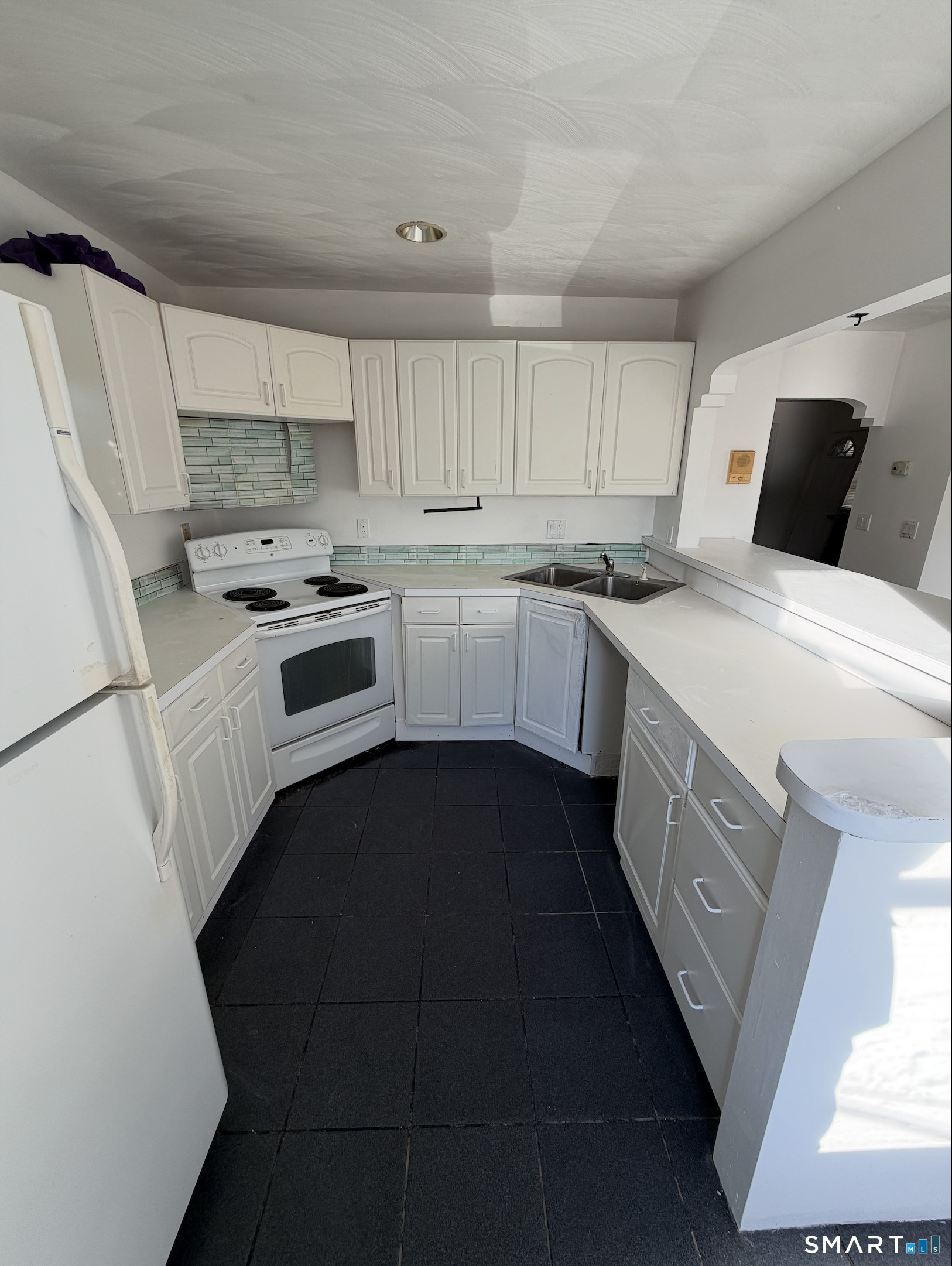 13 Jefferson Avenue New London CT 06320