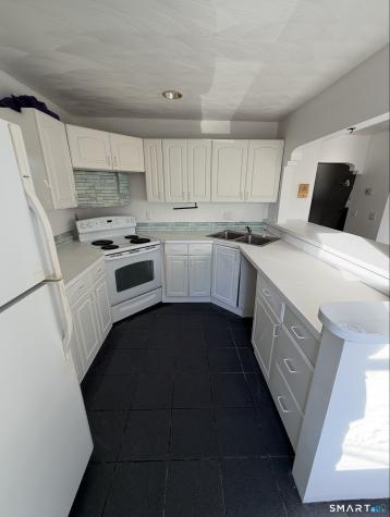 13 Jefferson Avenue New London CT 06320