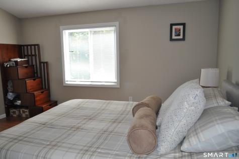 110 Songbird Lane Farmington CT 06032