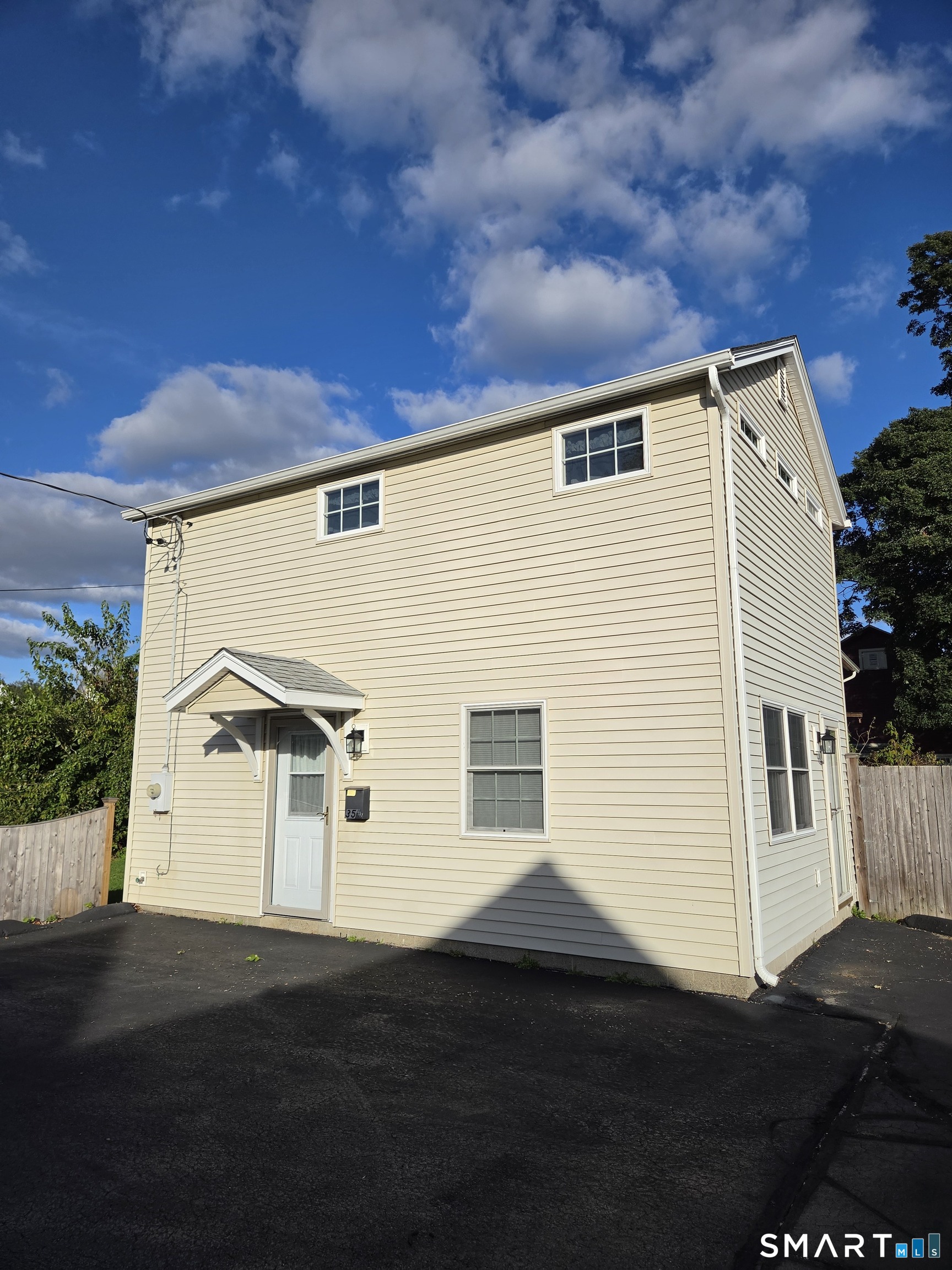 Norwich CT, 35 1/2 Lafayette Street
