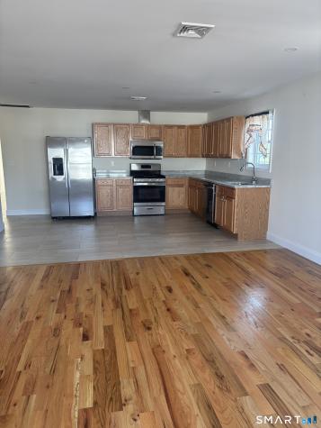 35 Hemingway Avenue East Haven CT 06512