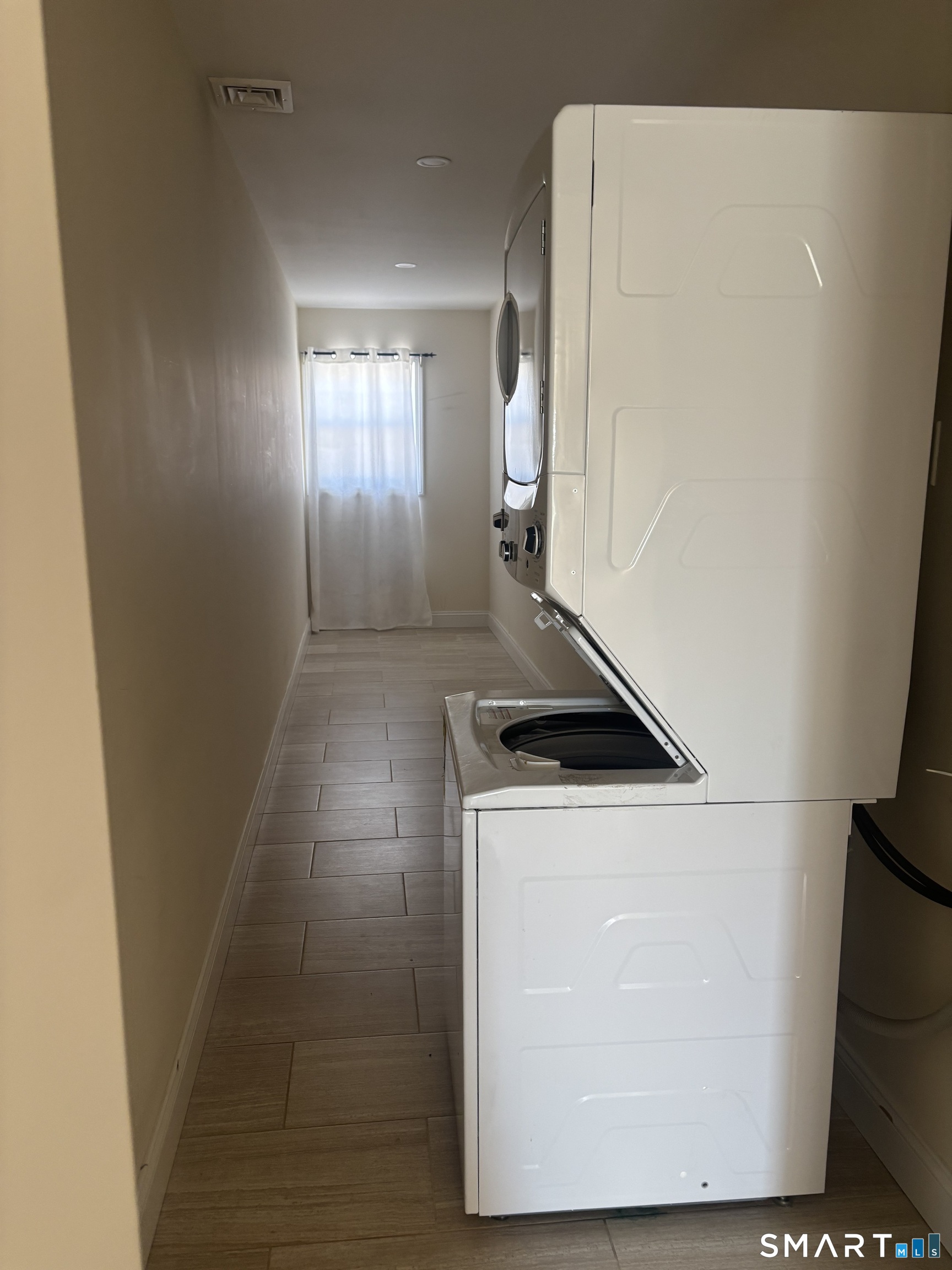 35 Hemingway Avenue East Haven CT 06512