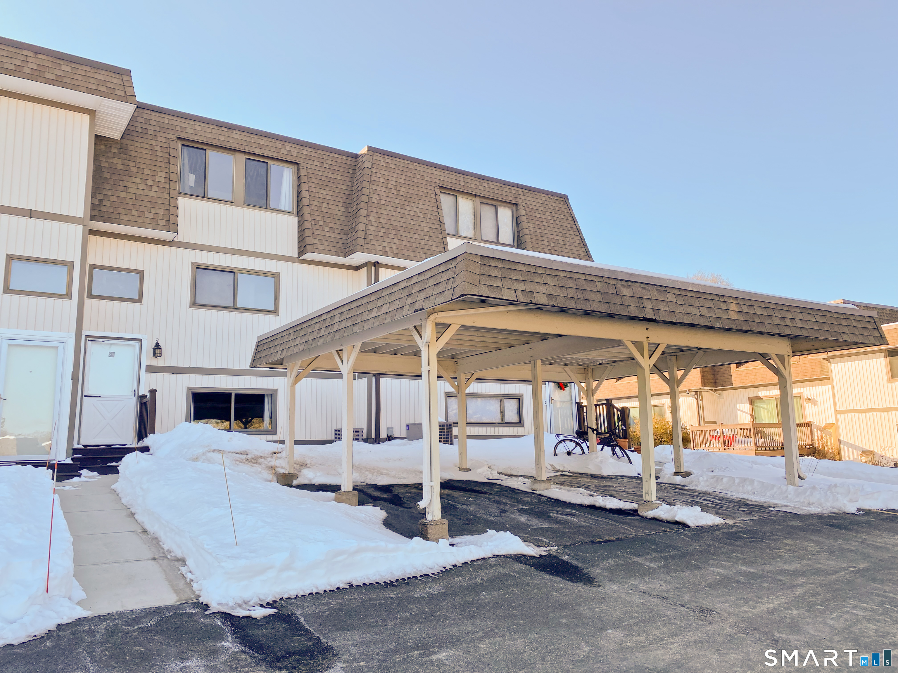 29 Salmon Run Suffield CT 06078